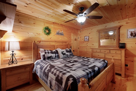 Flatcreek Retreat - Entry Level Guest King Bedroom