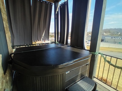 The Downtown Sanctuary - Hot Tub with privacy curtains