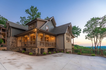 Southern Star- View of the cabin from the driveway with lots of parking