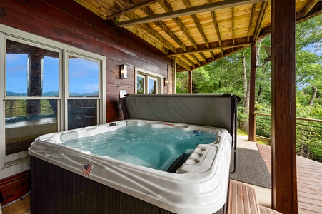 Pinecrest Lodge - Lower Level Covered Hot Tub