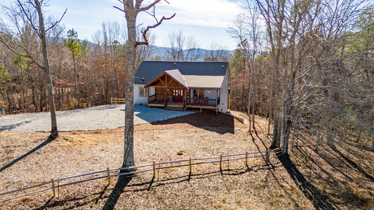 The Peaceful Meadow Cabin- Aerial