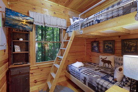 Bullwinkle's Bungalow - Bunk Bedroom