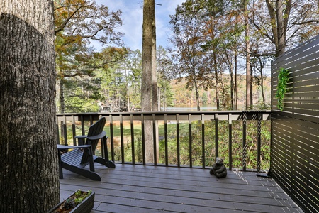 Lake View Bliss - Deck Access