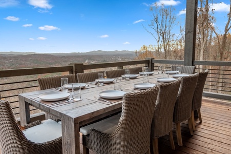 Blue Run - Entry Level Outdoor Dining