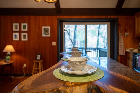 Chickadee's Lake Lookout - Fully Equipped Kitchen