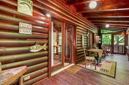 Tuckaway Cave - Main Level Screened In Deck Overlooking Fightingtown Creek