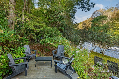 Cartacay River Retreat - Uncovered Back Porch Sitting Area Overlooking Cartacay River