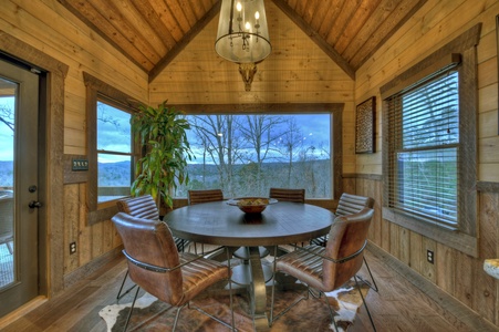 Privacy Peak - Dining Room