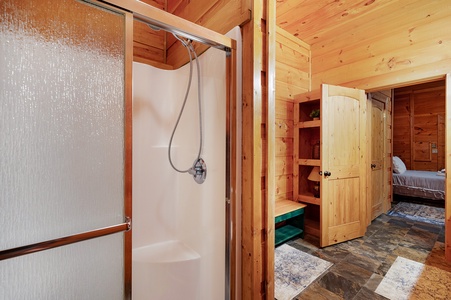 Mountaintown Creek Lodge - Lower Level Guest Bedroom's Bathroom