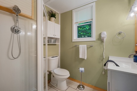 Millstone Haven - Studio Apartment Bathroom