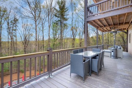 Scenic Ridge - Entry Level Deck Dining Area