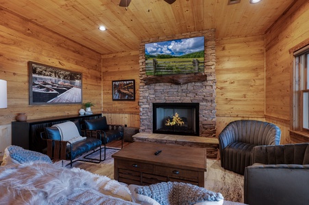 Eagle Ridge - Lower Level Living Room