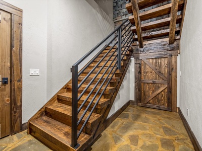 Misty Trail Lakehouse - Lower Level Staircase