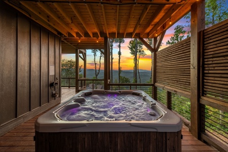 Daybreak Ridge - Hot Tub at Dusk