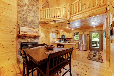 Hemptown Hideaway-Dining area