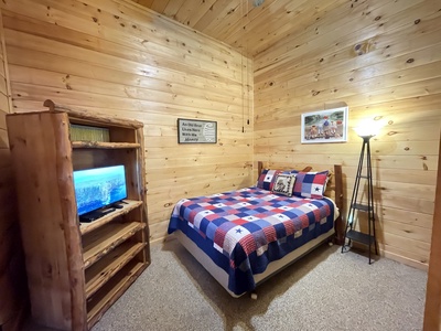 Panoramic Paradise: Lower-level Bunkroom