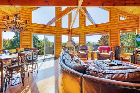 Panoramic Paradise: Living Room