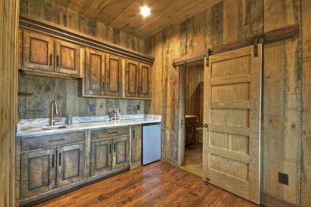 Breakaway Ridge-Wet bar