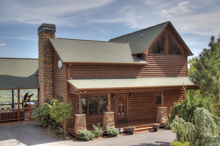 Grand Bluff Retreat- Exterior view of the cabin