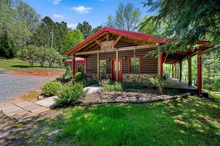 Creek Side Hideaway
