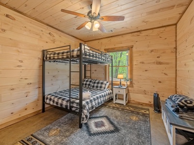 Fern Creek Hollow Lodge - Lower-level Bunk Bedroom