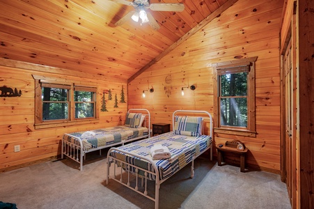 Hazy Hideaway - Upper Level Twin Bedroom