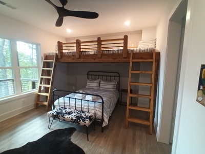 Deer Crossing - Lower Level Bunk Bedroom