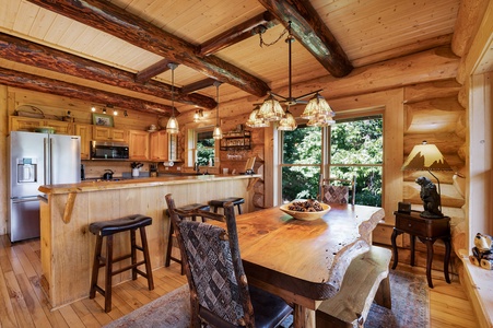 Celtic Clouds - Dining Room - Kitchen Area