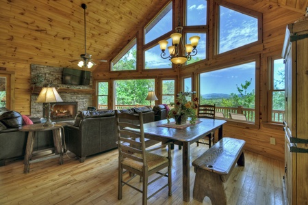 Aska Lodge- Spacious cabin furniture with a dining area and hanging light fixture