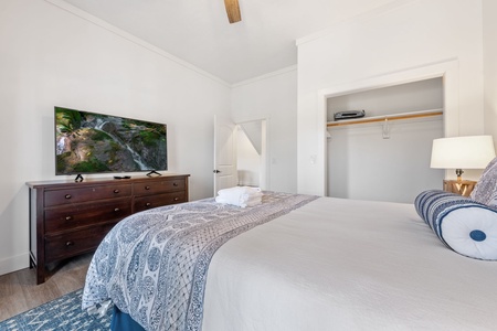 Blue Ridge Bliss - Lower Level Guest Bedroom