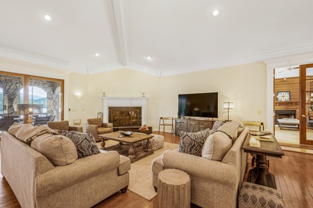 Blue Ridge Lakeside Chateau- Living room