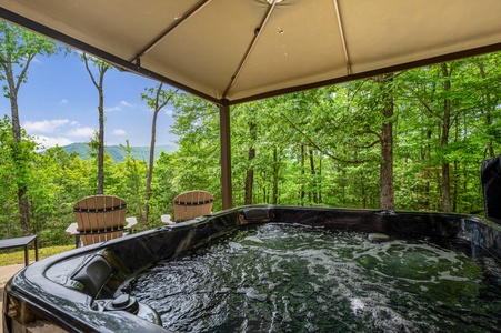 Moonlight Lodge - Covered Hot Tub