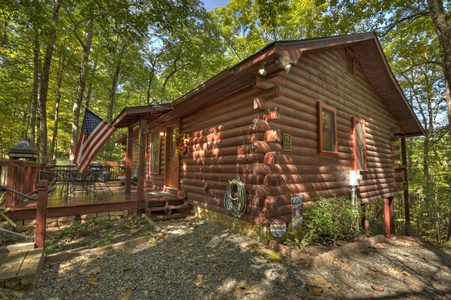 Bear Watch - Log Cabin in North Georgia