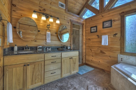 Feather Ridge - Upper Level King En-Suite with Double Vanities