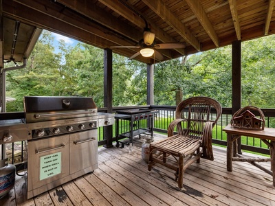 The River House - Entry Level Deck Gas Grill