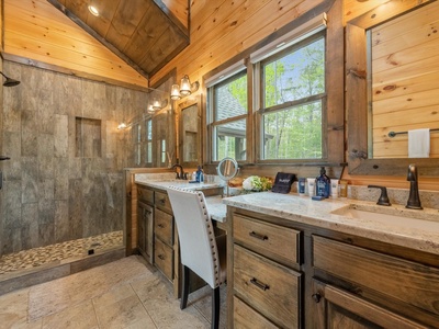 The Bird's Nest - Entry Level Primary King Bathroom