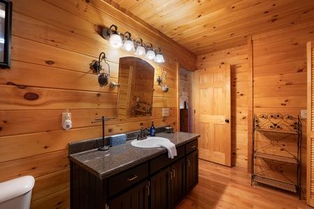 Golden Getaway: Entry Level Shared Bathroom