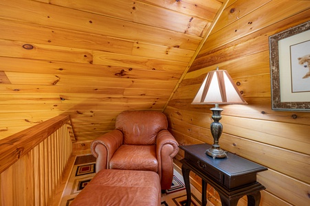 Blue Line Vista -Loft reading nook