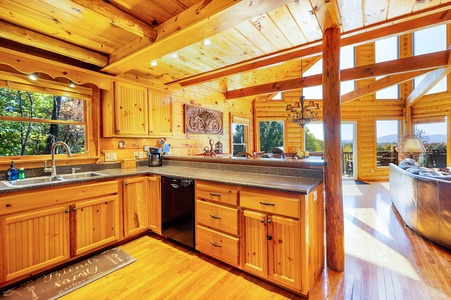 Panoramic Paradise: Kitchen