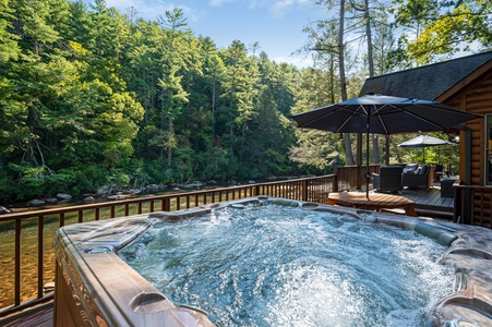 Rivers D Lite - Hottub overlooking The Toccoa River