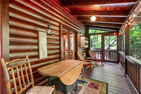 Tuckaway Cave - Main Level Screened In Deck Overlooking Fightingtown Creek