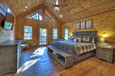 Cedar Ridge- Upper level master suite with a balcony