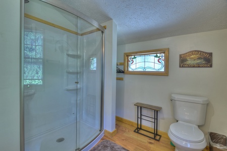 Stanley Creek Lodge - Guest Bathroom