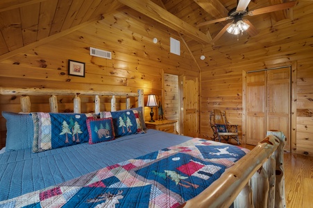 Pinecrest Lodge - Upper Level King Bedroom (4)