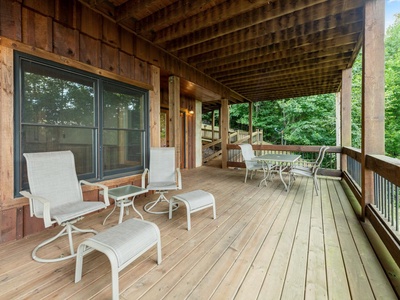 Crows Nest- Lower level deck seating cabin view