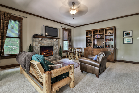 Elk Horn - Lower-Level Lounge