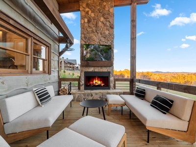 Harvest Moon - Entry Level Deck Fireplace and Seating