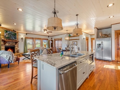 Blue Ridge Cottage - Kitchen Island