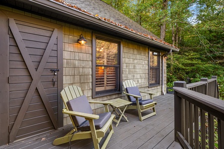 Cartacay River Retreat - Uncovered Back Porch Sitting Area Overlooking Cartacay River