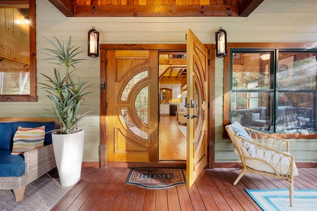 Goose Island Retreat - Entry